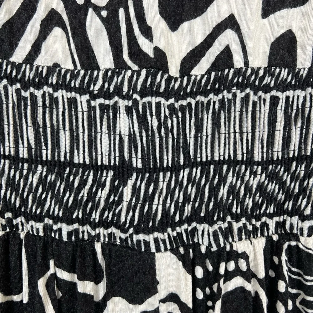 SOFT SURROUNDINGS maxi dress in black and white geometric and floral pri… - Picture 7 of 14